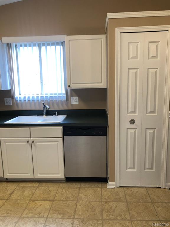 4031 HEATHERWOOD, Warren, MI 48092 — Photo 5