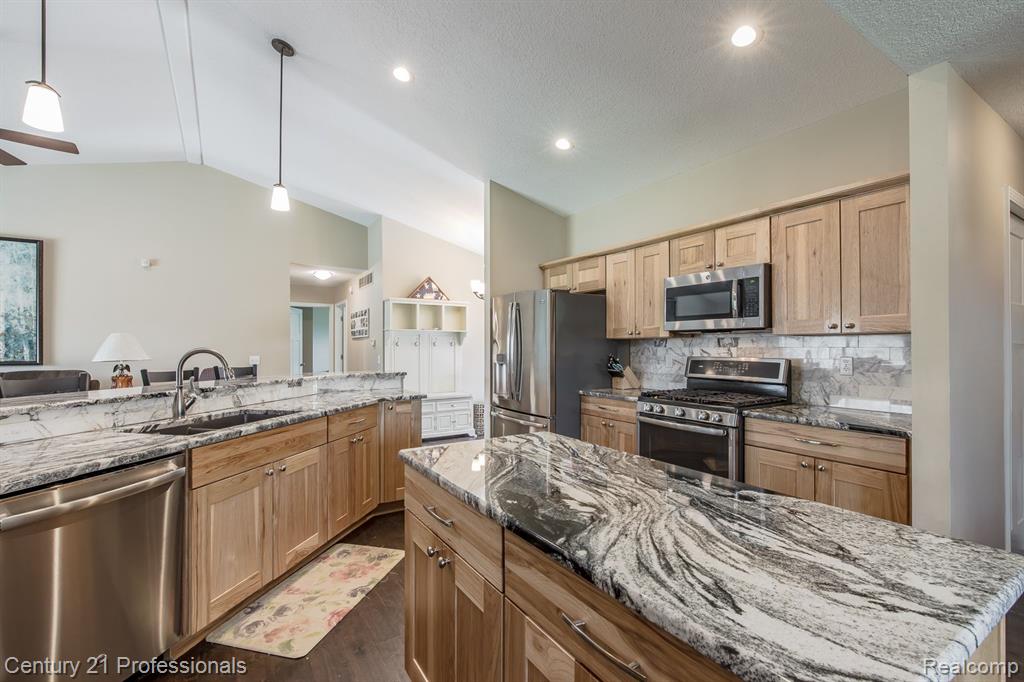 10207 DODGE Road, Otisville, MI 48463 — Photo 4