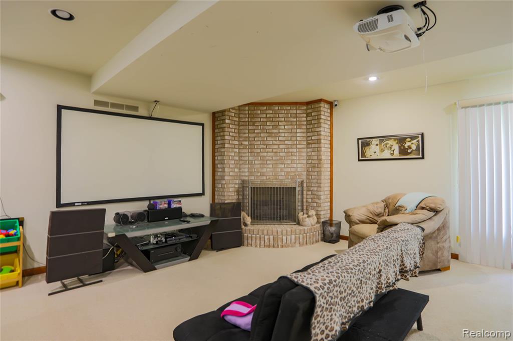 810 Box Canyon Court, Rochester Hills, MI 48309 — Photo 44