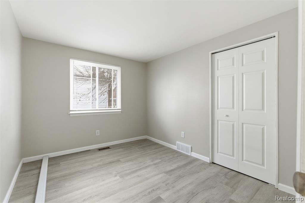 235 N Broadway Street, Mount Clemens, MI 48043 — Photo 10