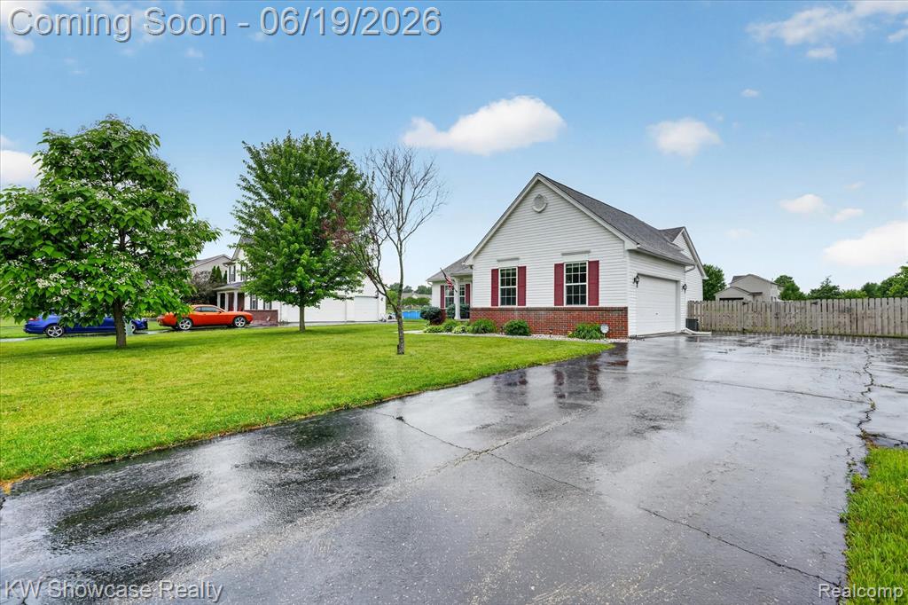 8196 Loon Lane, Grand Blanc, MI 48439 — Photo 4