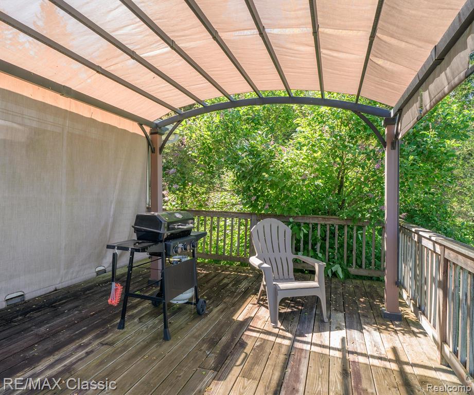11589 OWOSSO Road, Fowlerville, MI 48836 — Photo 37