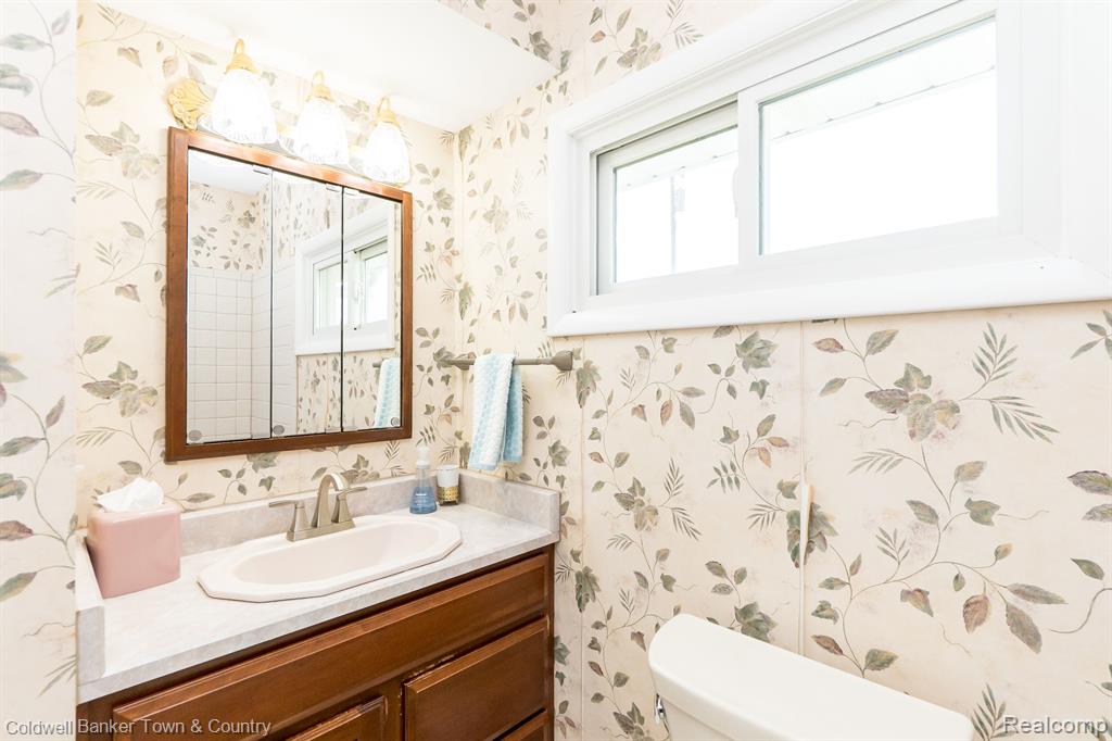 11702 TODDS Lane, Whitmore Lake, MI 48189 — Photo 16