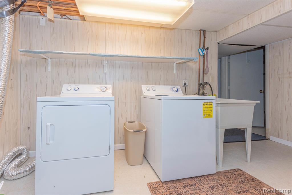 21118 E GLEN HAVEN Circle, Northville, MI 48167 — Photo 18