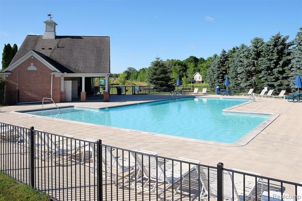 9653 Wexford Drive, Ypsilanti, MI 48198 — Photo 15