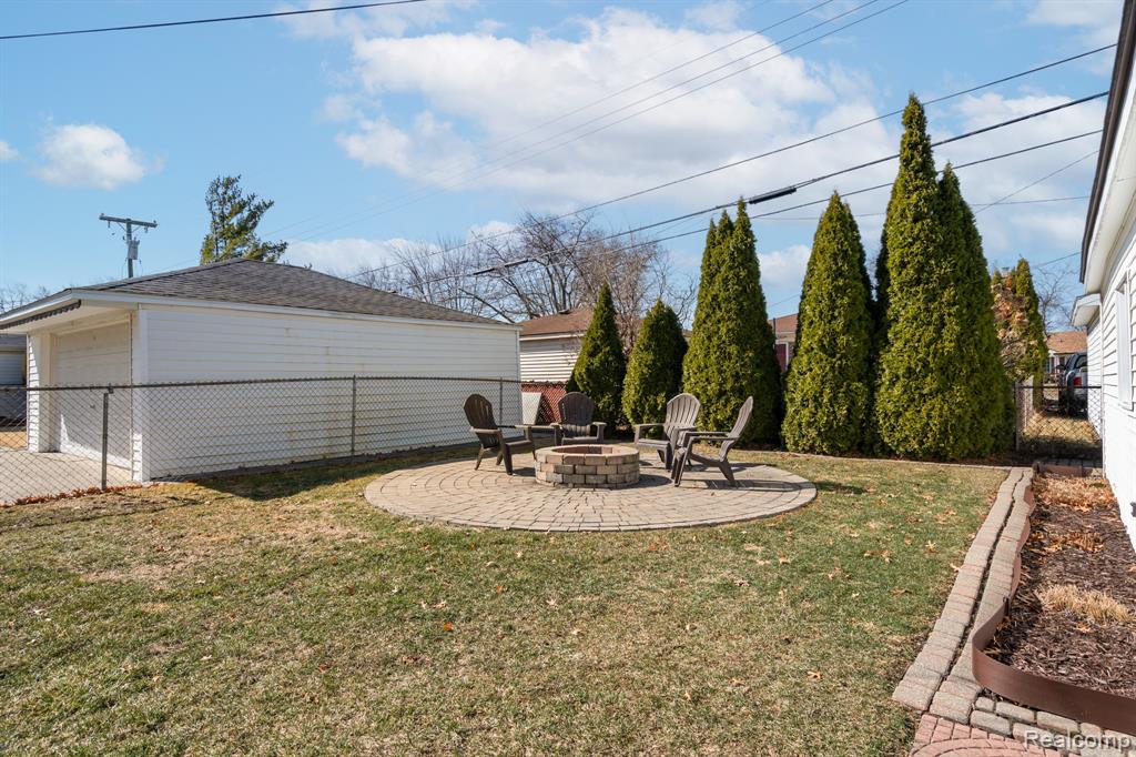 24263 Marine Avenue, Eastpointe, MI 48021 — Photo 7