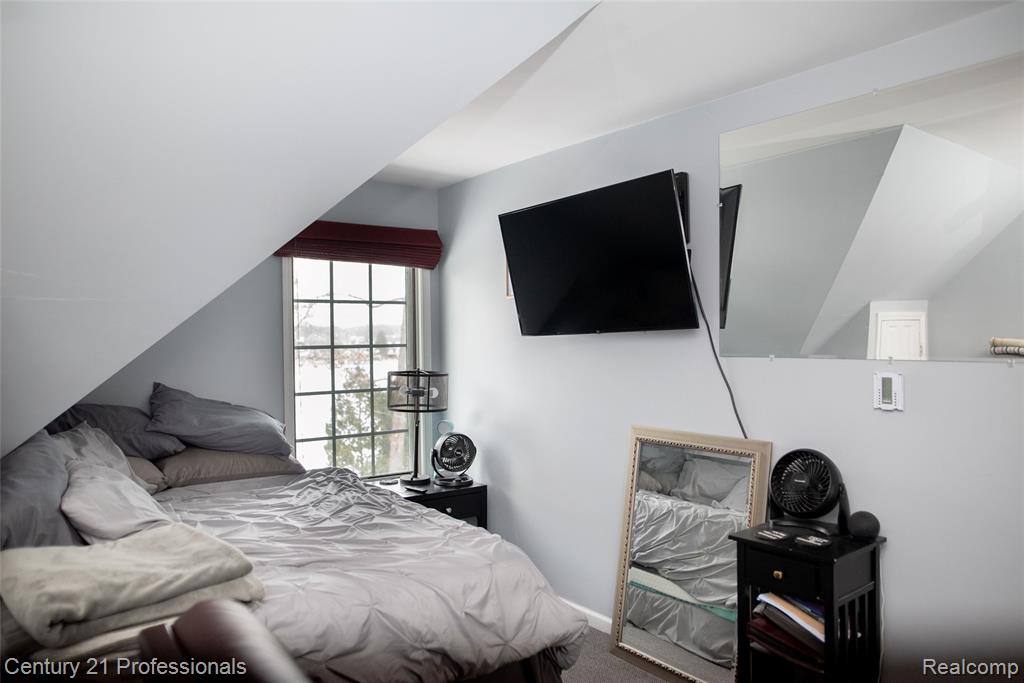 910 W Pine Tree Road W, Lake Orion, MI 48362 — Photo 46