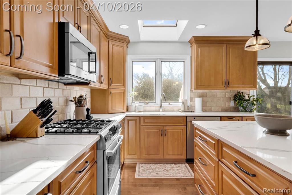 16516 Dundalk Lane, Northville, MI 48168 — Photo 5
