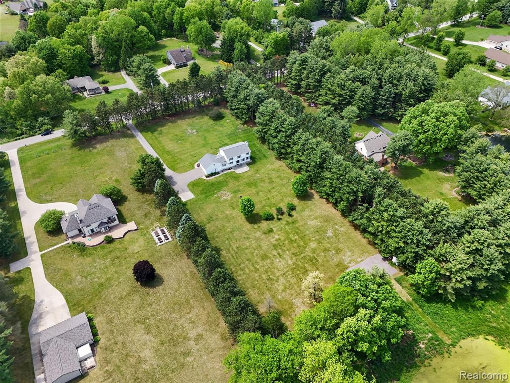 2724 Ore Valley Drive, Hartland, MI 48353 — Photo 60