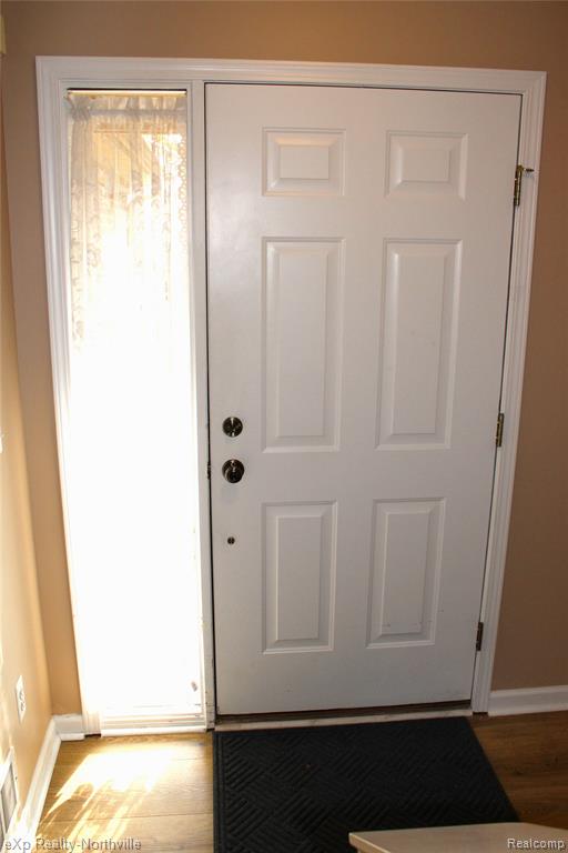 7244 Lavender Lane, 43, Waterford, MI 48327 — Photo 3