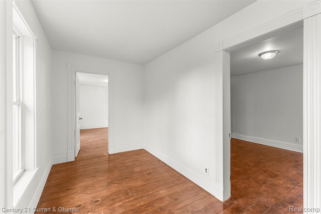 8004 N Farmington Road, Westland, MI — Photo 18