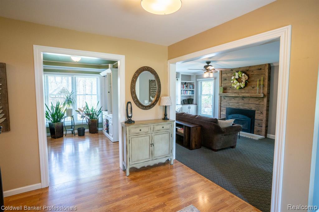8177 FAWN VALLEY Drive, Clarkston, MI 48348 — Photo 2