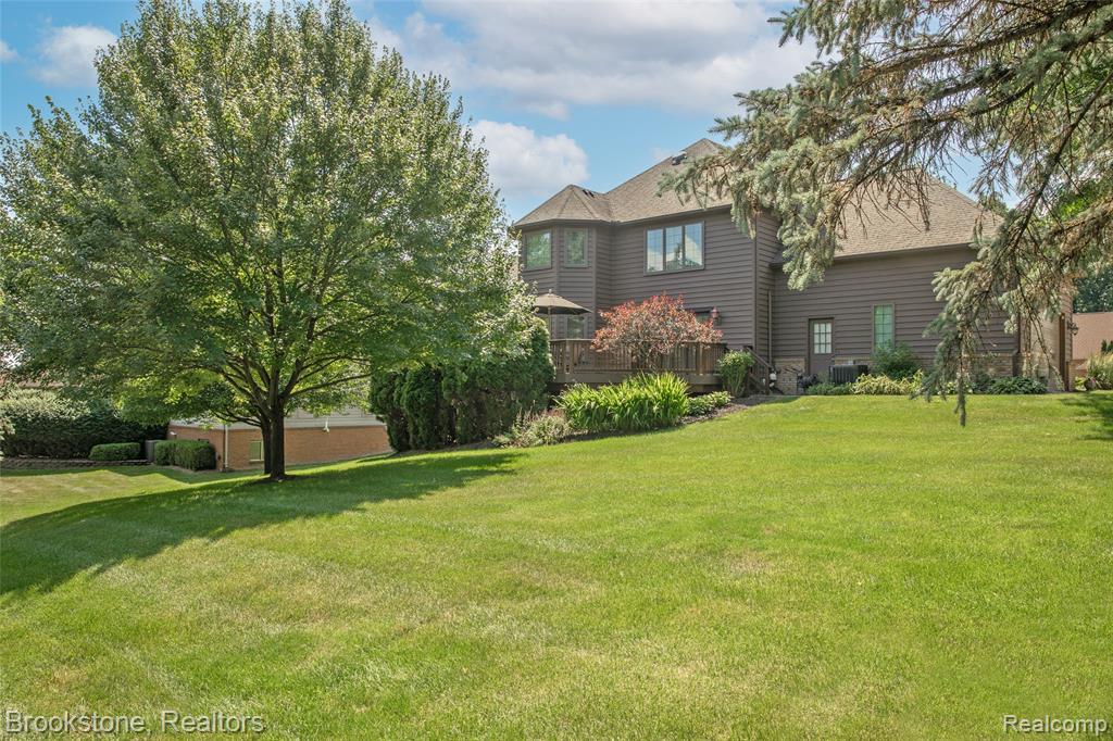 6871 Berry Pointe Drive, Clarkston, MI 48348 — Photo 10
