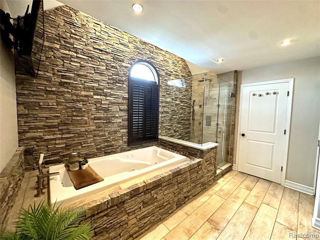 85 Overlake Drive, Lake Orion, MI 48362 — Photo 24