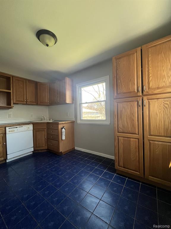 648 CLEVELAND Avenue, Lincoln Park, MI 48146 — Photo 5