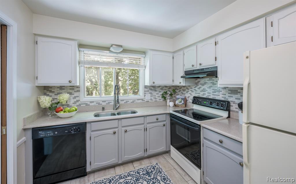 550 Billingsgate Court, C, Bloomfield Hills, MI 48301 — Photo 9