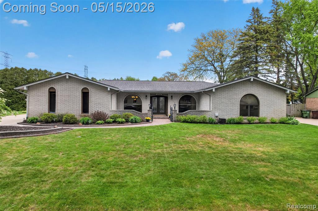 54524 Pocahontas Drive, Shelby Twp, MI 48315 — Photo 2