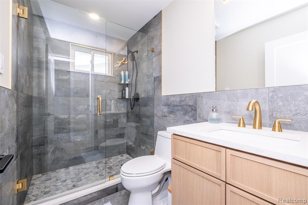 2100 N Channel Drive, MI 48028 — Photo 33