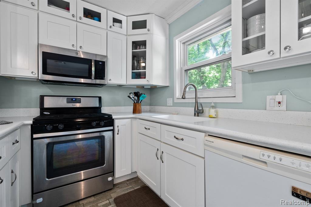 3341 Creek Drive, Ann Arbor, MI 48108 — Photo 11