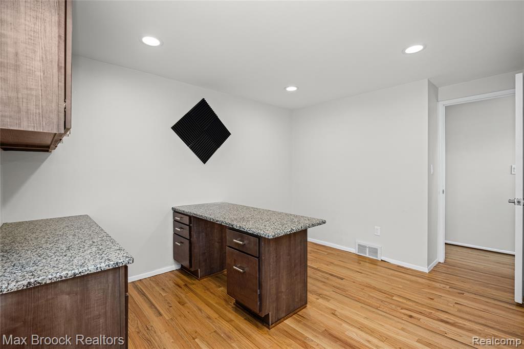 7011 Heather Heath, West Bloomfield, MI — Photo 35