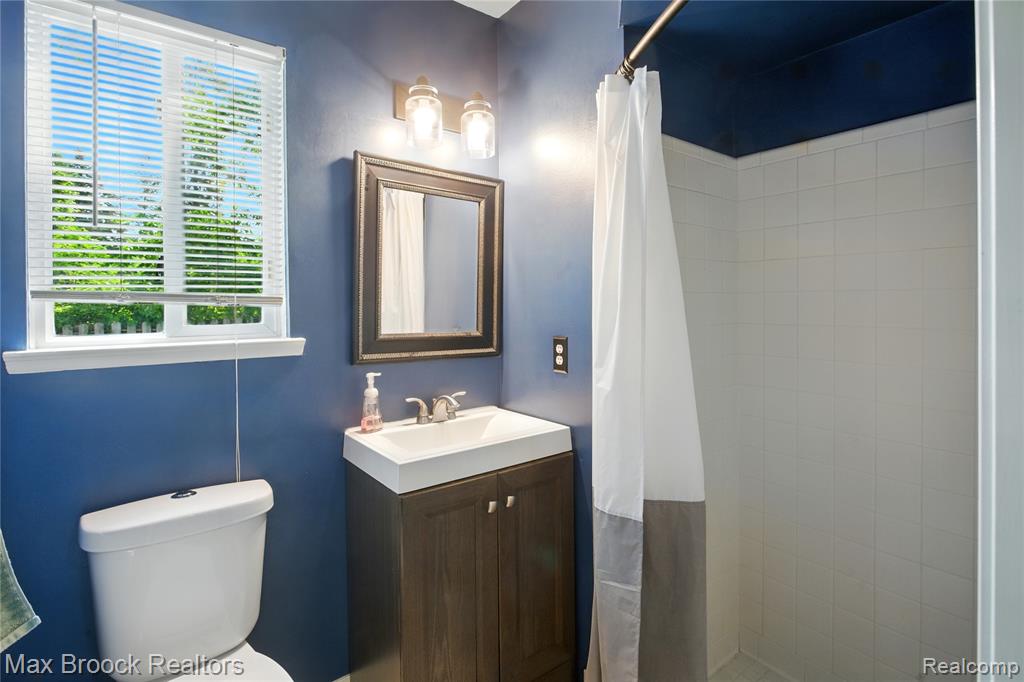 7950 Sandmar Lane, Davisburg, MI 48350 — Photo 15