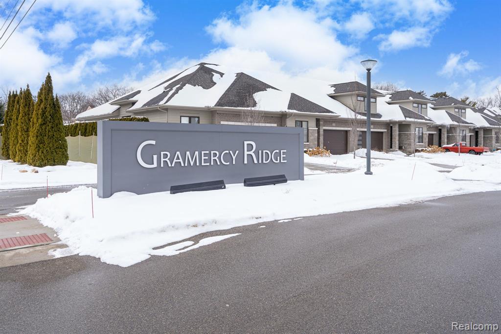 7484 Gramercy Circle, West Bloomfield, MI — Photo 58