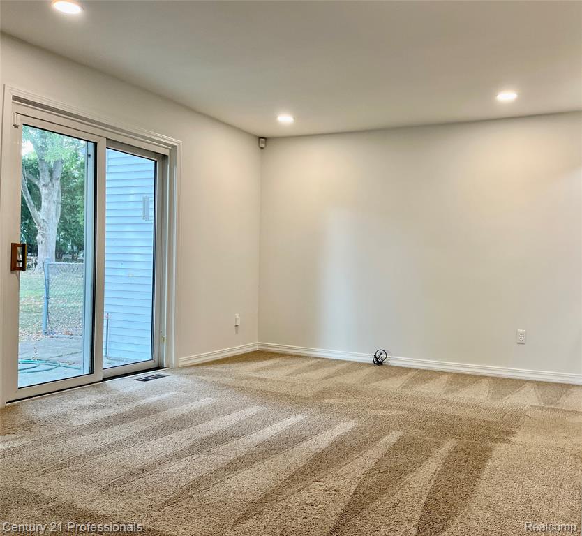 5720 Beauchamp, West Bloomfield, MI — Photo 18