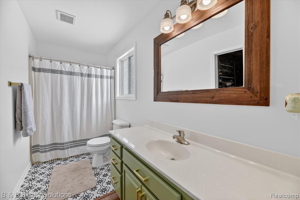 5769 Cobblestone Drive, North Branch, MI 48461 — Photo 23