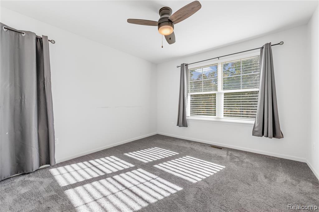 591 Parkside Way, 16, Ferndale, MI 48220 — Photo 24