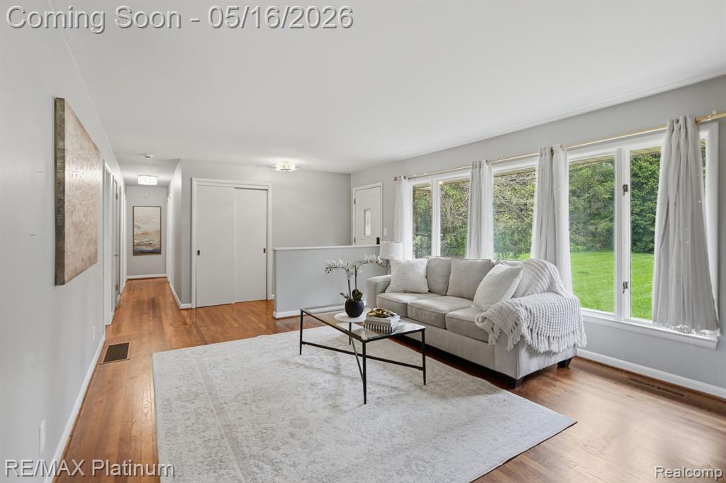 1546 S Milford Road, Milford, MI 48381 — Photo 4