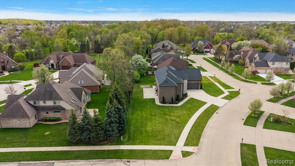 46930 Riverpark E, Macomb, MI 48044 — Photo 72
