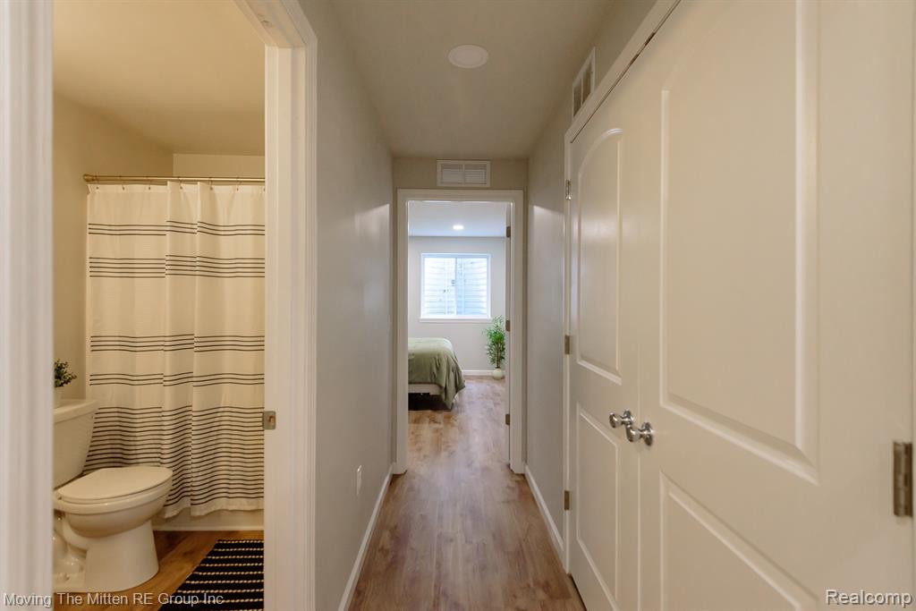42880 Frederick Court, Belleville, MI 48111 — Photo 39