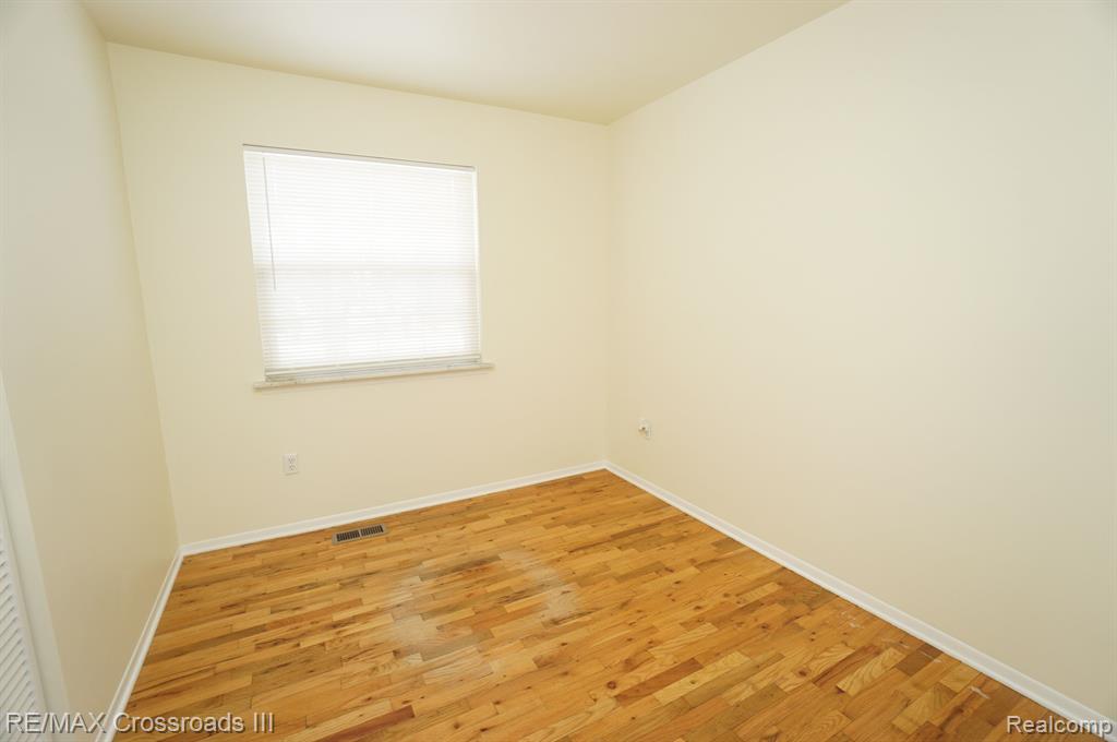 41731 MCKINLEY Street, Van Buren, MI 48111 — Photo 5