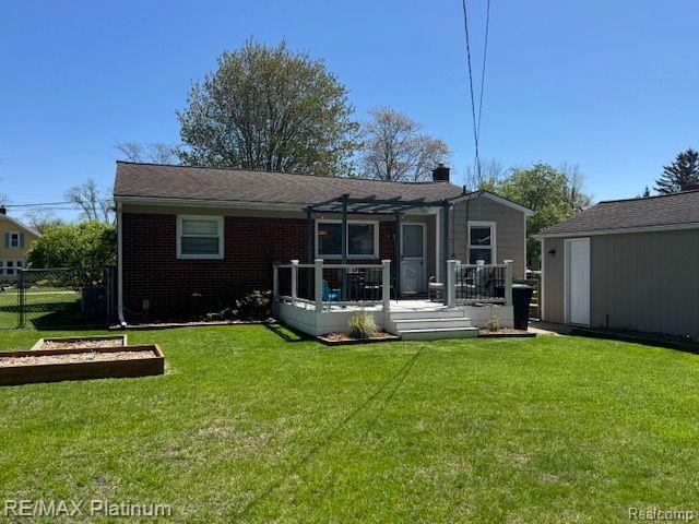 415 CRYSTAL Street, Milford, MI 48381 — Photo 3