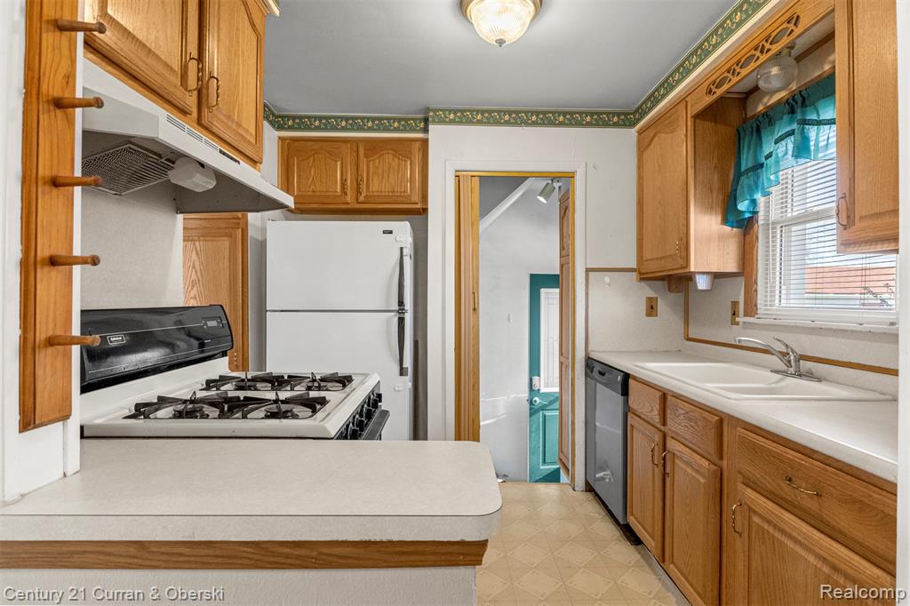 9616 Colwell Avenue, Allen Park, MI 48101 — Photo 13