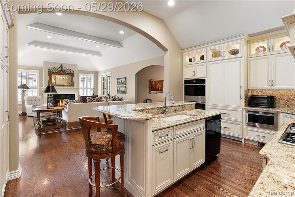 2570 Stoneykirk Court, Rochester, MI 48306 — Photo 9