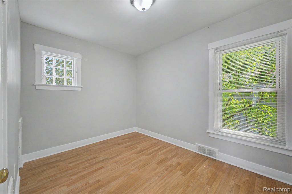 1301 E Muir Ave., Hazel Park, MI 48030 — Photo 9