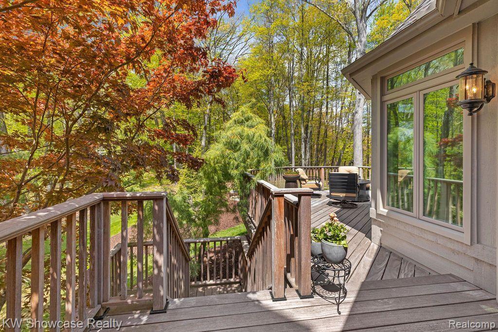 6061 TURNBERRY Drive, Commerce Twp, MI 48382 — Photo 10