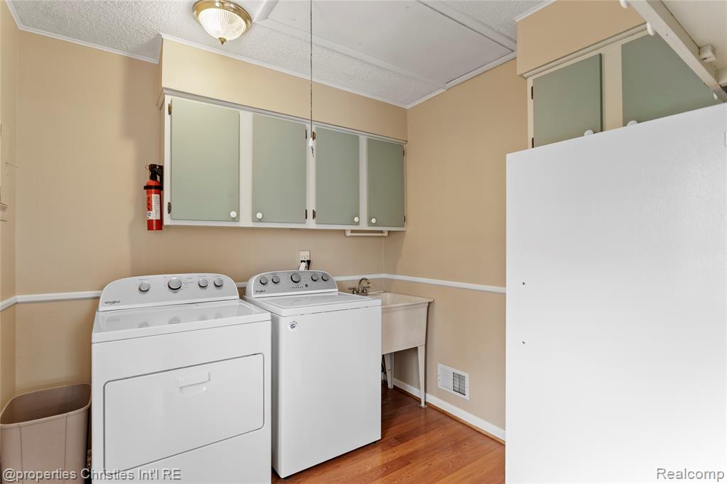 8834 Janis Street, Shelby Twp, MI 48317 — Photo 16