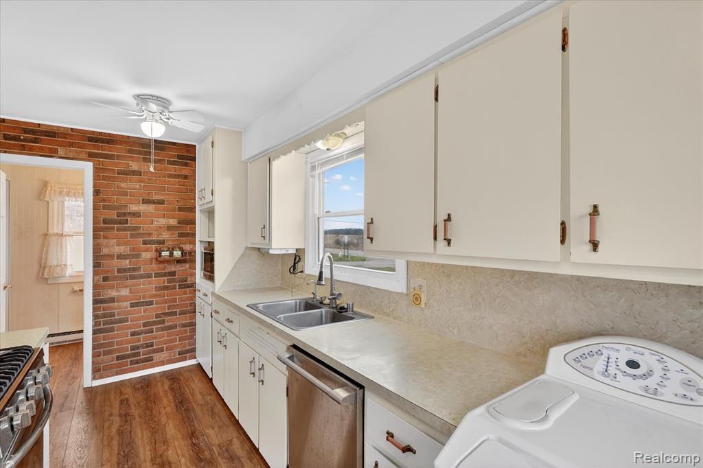 992 W Bennington Road, Owosso, MI 48867 — Photo 16