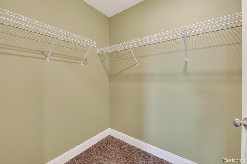 14131 Eastview Drive, Fenton, MI 48430 — Photo 35