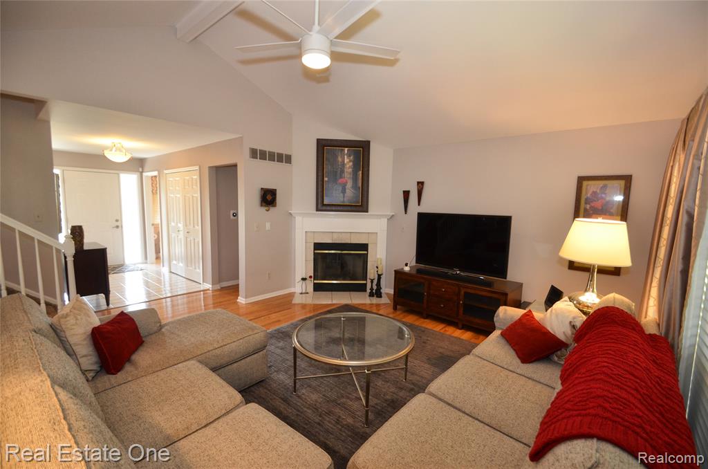 2092 Westview Court, Orion, MI — Photo 8