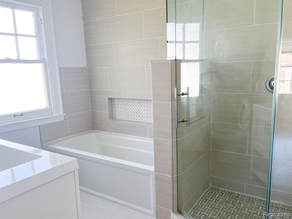 488 PARKVIEW Drive, Detroit, MI 48214 — Photo 37