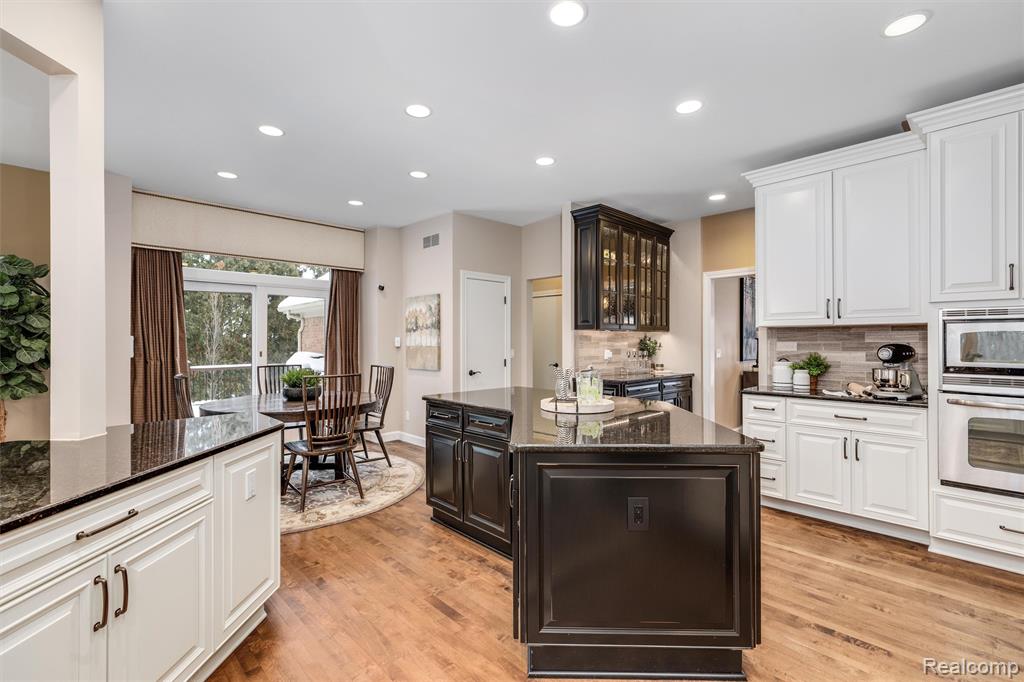 49474 Pine Ridge Court, Plymouth, MI 48170 — Photo 19