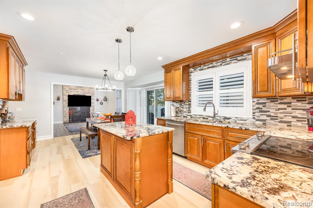 53005 Gregory Drive, Macomb, MI 48042 — Photo 15