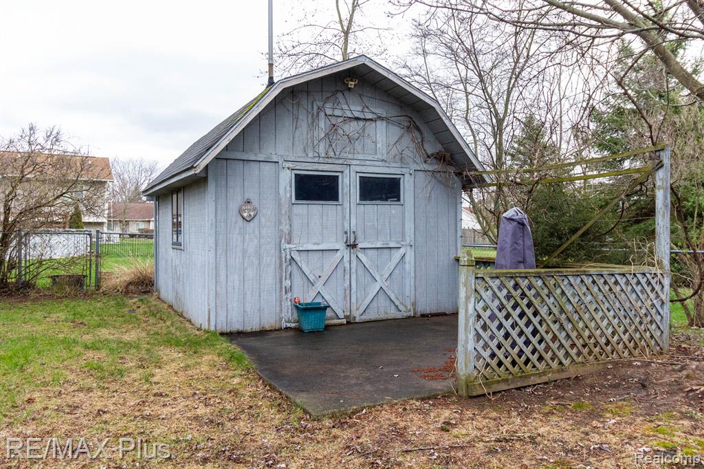 6051 HOMESTEAD, Grand Blanc, MI 48439 — Photo 37