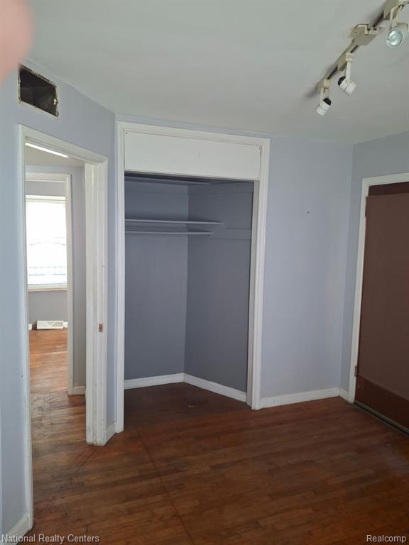 8310 Braile, Detroit, MI 48228 — Photo 15