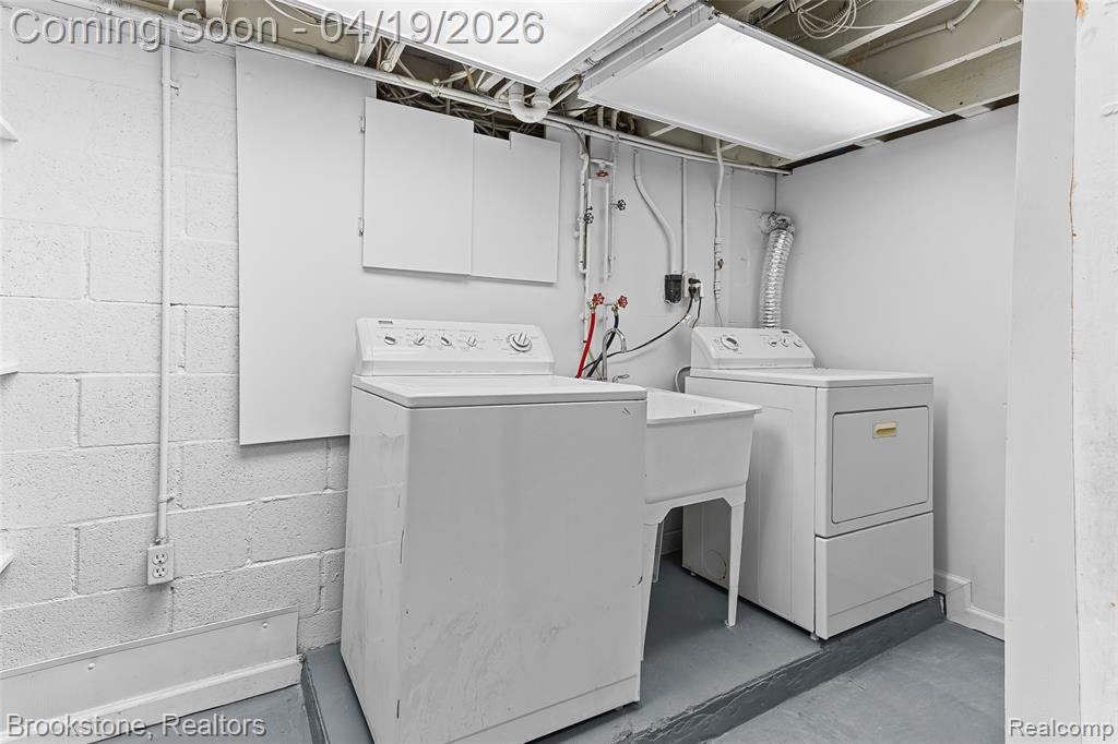 719 W 12 Mile Road, Royal Oak, MI 48073 — Photo 30