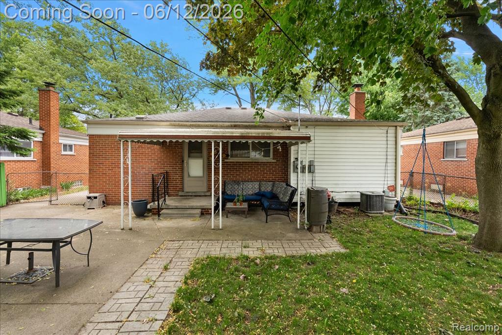 29555 Herbert Street, Madison Heights, MI 48071 — Photo 26