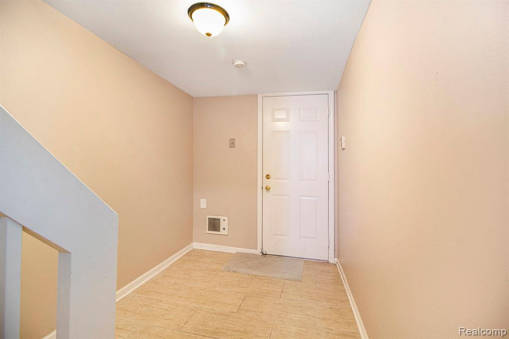 131 W KENILWORTH Avenue, Royal Oak, MI 48067 — Photo 23